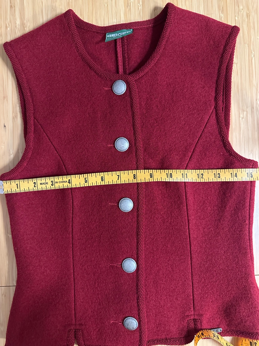 VTG Geiger Women's Wool Red Sleeveless Button Front Vest made in Austria 34 - Picture 11 of 13